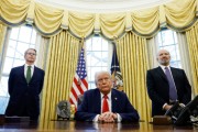 易经占卜美国国会预算办公室称共和党税收法案将使财政赤字增加2.4万亿美元