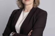 易经占卜华晨宝马人事调整：宝思齐将出任总裁兼首席执行官，戴鹤轩返回德国任职
